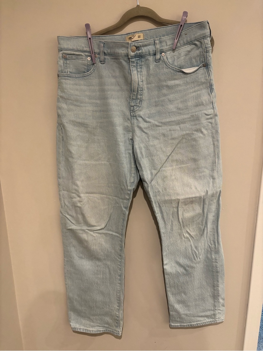 Light Wash Women’s Jeans - Casual Straight Fit